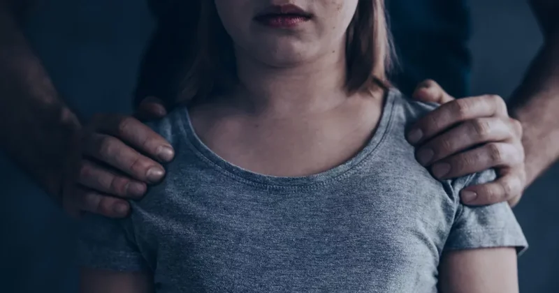 12 летняя школьница обвинила отчима в изнасиловании в Жамбылской области