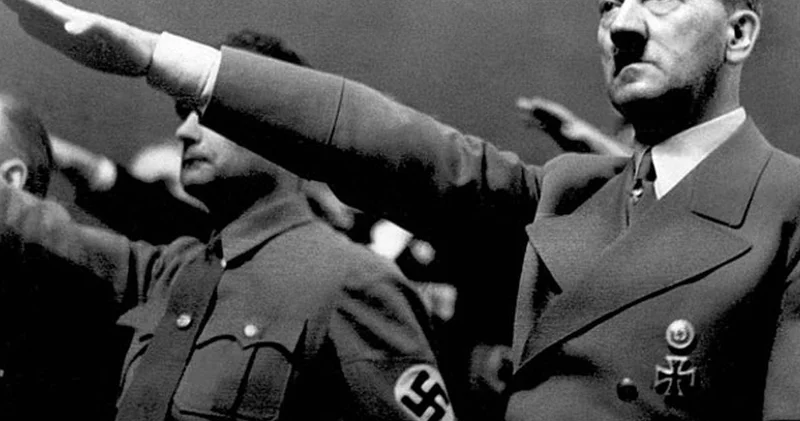 Гитлер хайль деу үшін қолын қалай жаттықтырған?