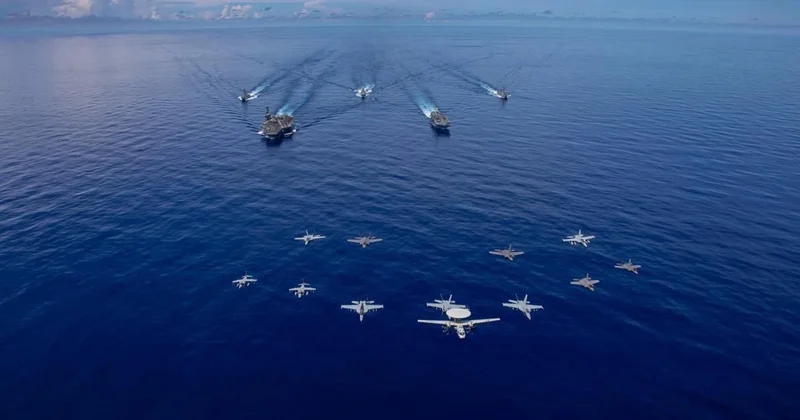 Трамп Иран бағытына америкалық армада жіберілетінін мәлімдеді