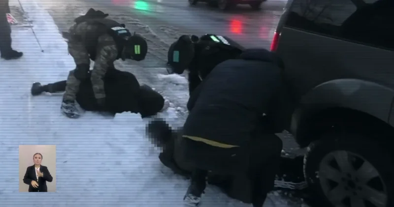 Қысым көрсетіп, қорқытып автонесие алғызған: қылмыстық топтың схемасы әшкереленді