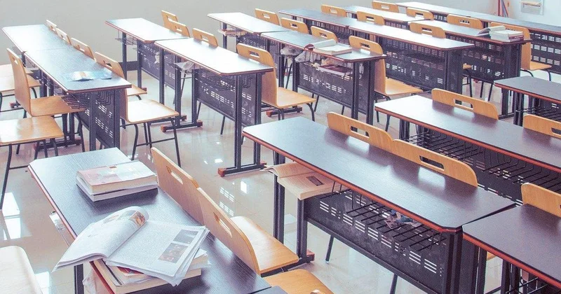 В еще одном городе Казахстана школам угрожали массовой стрельбой