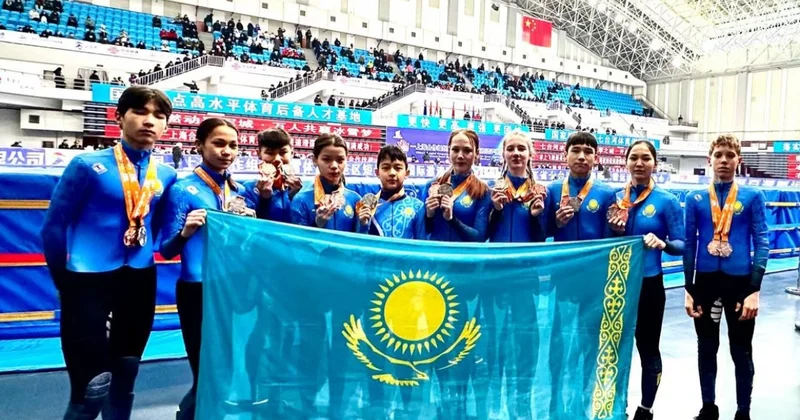 Сборная Казахстана стала призером международного турнира по шорт треку