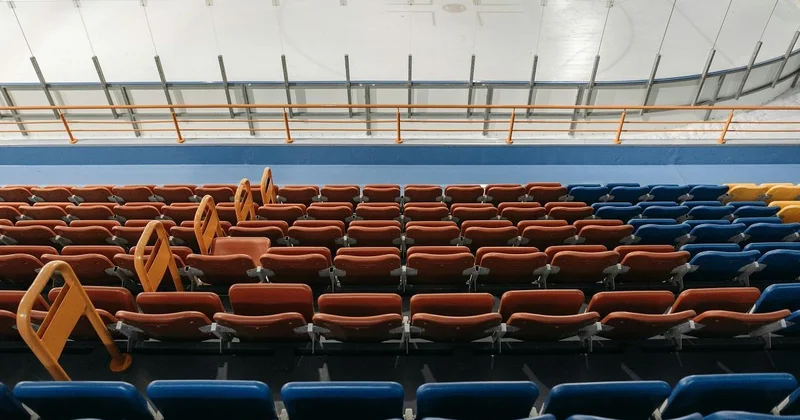 Одну работницу восстановить, другого уволить: у директора в Таразе требовали не только деньги