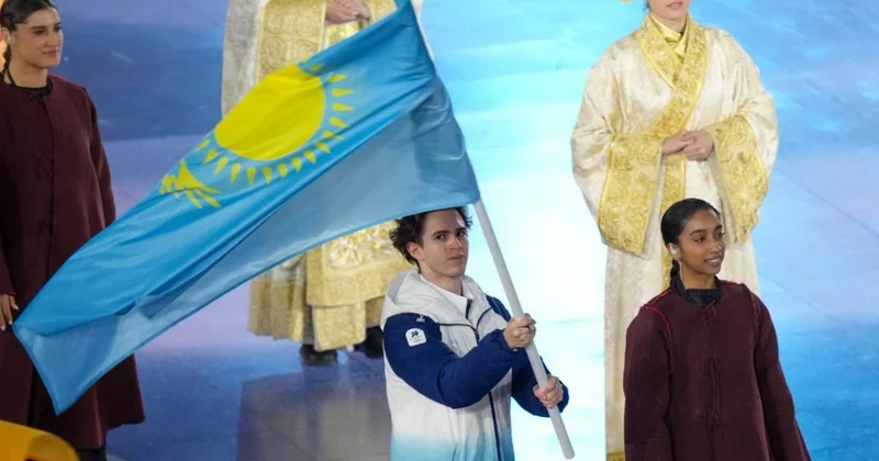 На церемонии закрытия Олимпийских игр флаг Казахстан пронес Михаил Шайдоров (ВИДЕО)