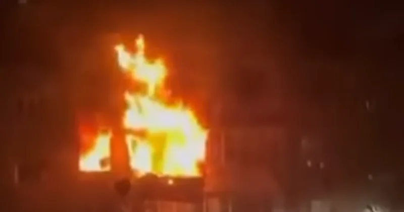 Возвращайтесь в свои семьи : жители дома обратились к полицейским после ЧП в Шахтинске