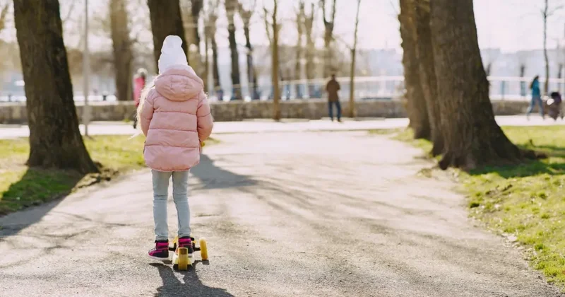 78 детей потерялись на концерте в Атырау