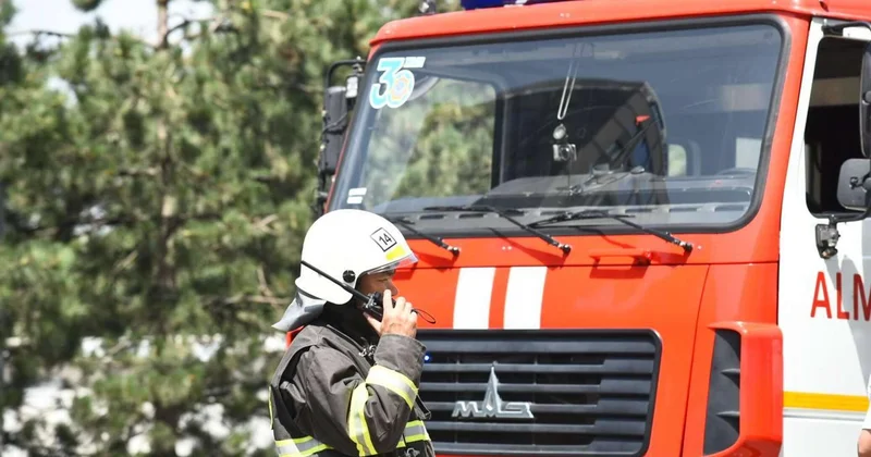 Қарағанды облысында ер адам тұрғын үйде жарылыс жасады: 5 полицей зардап шекті