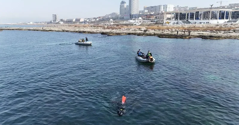 Очистку дна Каспийского моря начали водолазы в Актау: что они обнаружили на глубине 10 метров