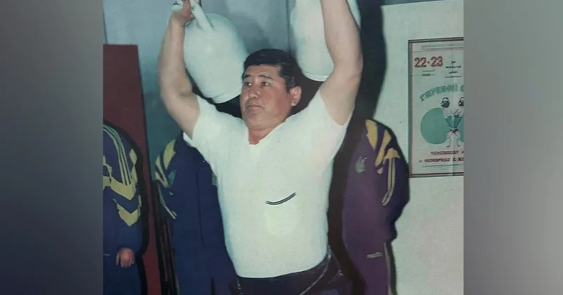 Павлодарда гір тасын көтеруден әлем рекордын 16 мәрте жаңартқан спортшы тұрады