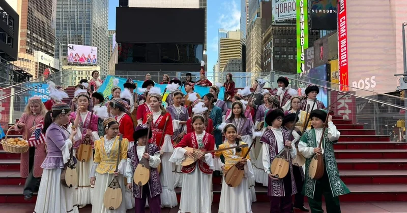 Наурыз отпраздновали на Times Square: в центре Нью Йорка зазвучал казахский кюй