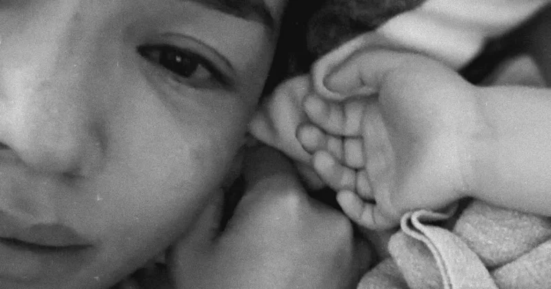 Макпал Исабекова в слезах: неосторожная игра обернулась травмой дочери