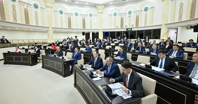 Сенат Алматыда Халықаралық валюта қорының өңірлік орталығын құру туралы заңды мақұлдады