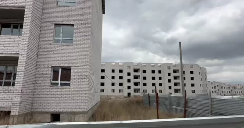 Трое школьников попали в реанимацию после удара током в Темиртау