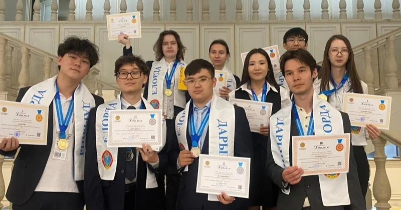 Елорданың мектеп оқушылары білім додасында 4 алтын медаль жеңіп алды