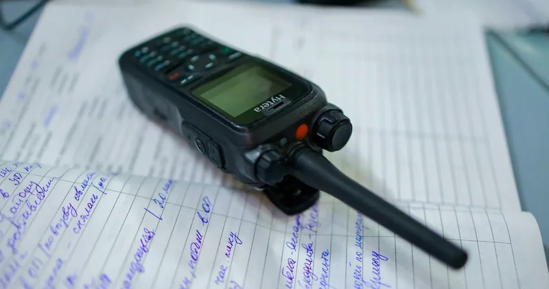 Ақтөбеде полицейлер таксиде ұмыт қалған телефонды иесіне қайтарып берді