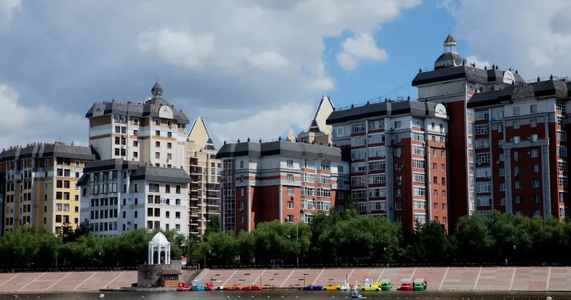 Жители Астаны пожаловались на запах канализации: что показала проверка