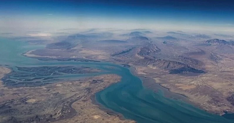 Иран Ормуз бұғазы арқылы транзиттен қанша табыс түскенін айтты