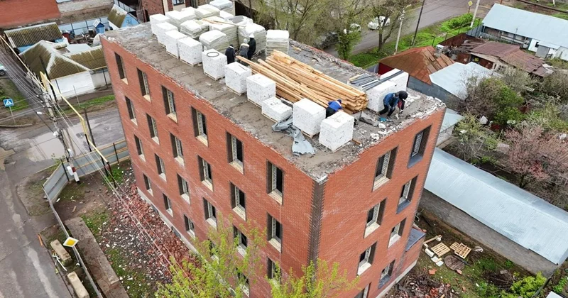 Орал қаласында заңсыз деп танылған бірнеше құрылыс нысаны бұзылды