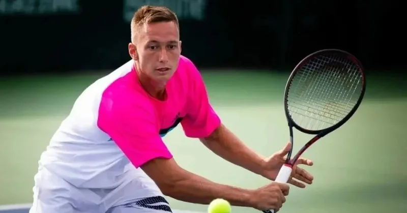 Денис Евсеев жұптық сында Шымкенттегі турнирдің жартылай финалына шықты