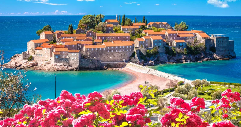 Қазақстандықтар Черногорияға визасыз ұша алады егжей тегжейі