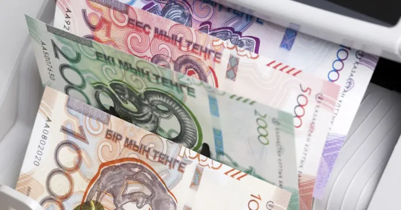 Қазақстандықтар шекті деңгей көтерілгеннен кейін зейнетақы жинақтарын алудың жолын тапты