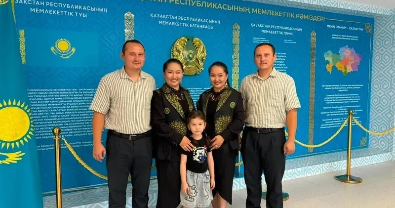 Төртеуі де егіз: Ақтауда ерекше отбасы сайлауда дауыс берді
