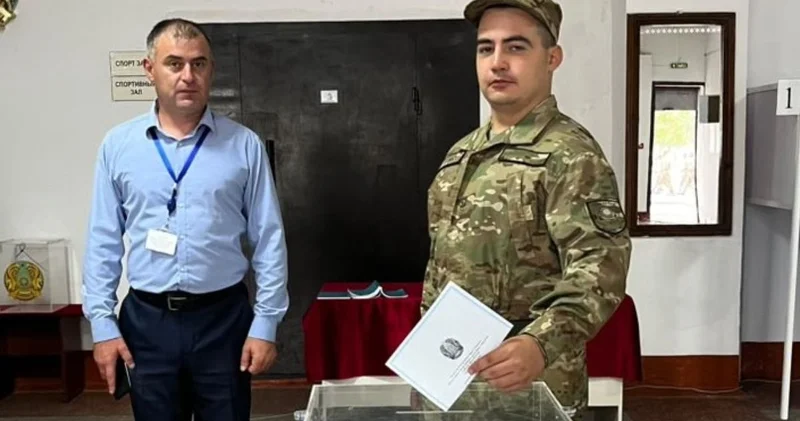 Павлодарда сарбаз туған күнін дауыс беруден бастады