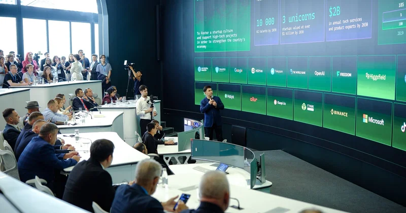 Международным наблюдателям презентовали Центр искусственного интеллекта Alem.Ai