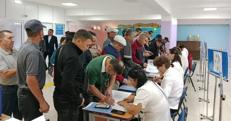 Таң сәріден кезек: Құрылтай сайлауына халық белсенді қатысып жатыр