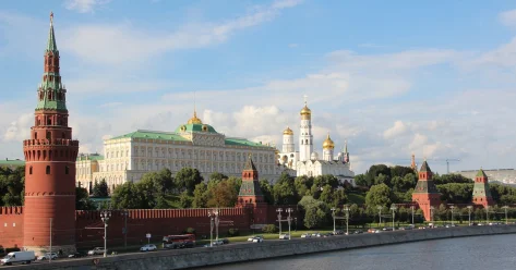 Евросоюз запретил туроператорам возить туристов в Россию