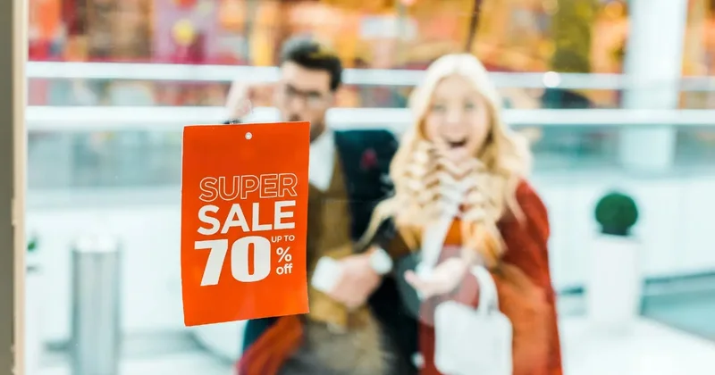 Скидки до 70% ко Дню Республики: какие ТЦ Казахстана участвуют в акции