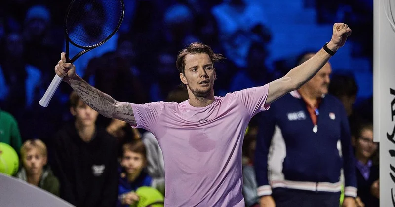 Александр Бублик вышел в четвертьфинал турнира ATP 500 в Австрии