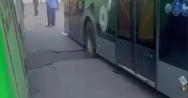 Компанию по технадзору в Алматы лишили лицензии за провалившийся асфальт по улице Яссауи Аналитический интернет журнал Власть