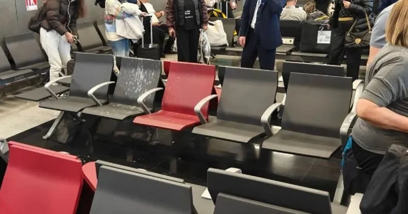 Белая жидкость полилась с потолка в аэропорту Алматы: пассажиры сняли происходящее на видео