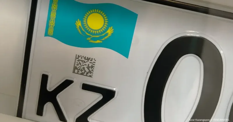 Оралдық жүргізуші мемлекеттік нөмірдегі былапыт жазу үшін қомақты айыппұл төледі