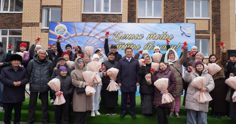 Республика күні қарсаңында Ақмола облысында отбасыларға пәтер кілттері табысталды