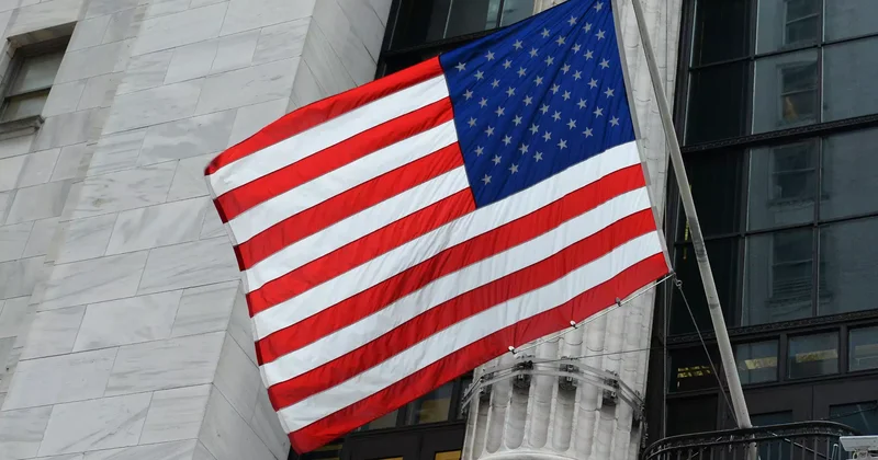 АҚШ та жүрген мыңдаған украиналық құқықтық мәртебесінен айырылуы мүмкін