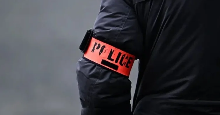 Францияда полиция адамдарды пышақпен қорқытқан ер адамға оқ атты