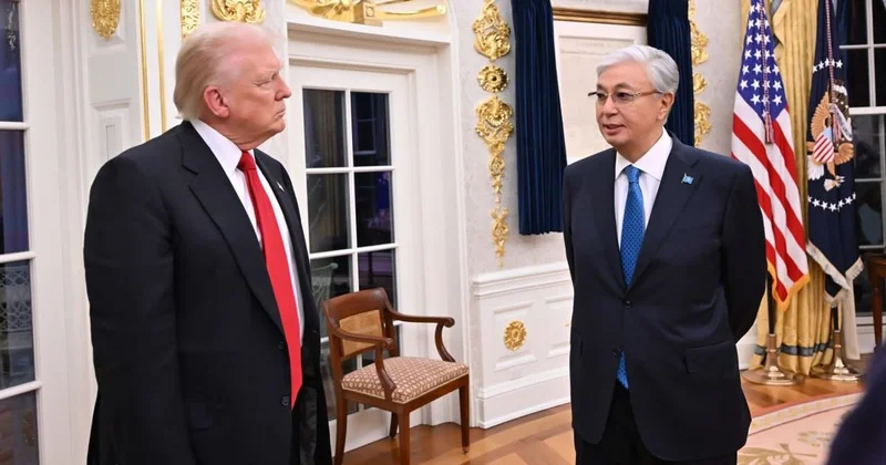 Ключ и бейсболка с автографом: Трамп передал Токаеву подарки