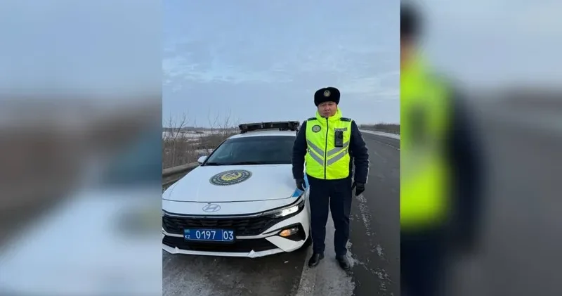 Ақмола облысында полицейлер көлігі бұзылып, жолда қалған шетел азаматтарына көмек көрсетті