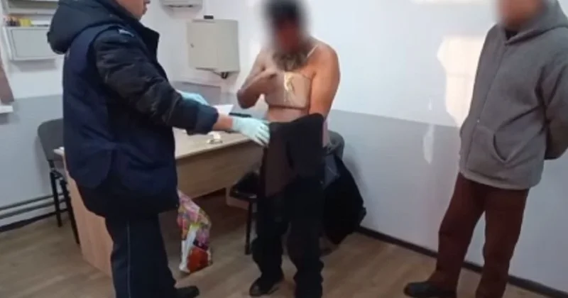 Вещество в виде плитки : пассажир Toyota прятал под футболкой пакет и был задержан в Астане