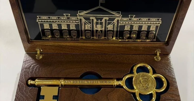 Трамп подарил Токаеву символический ключ от Белого дома