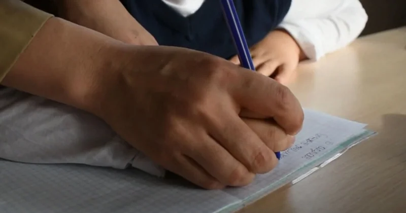 Атырауда 400 ге жуық оқушы үйінен білім алады