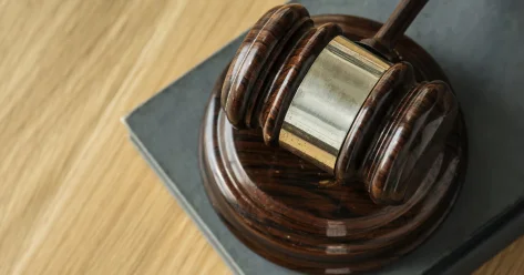 Убившего жену на глазах у ребенка приговорили к 10 годам в Атырау