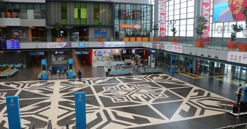 Иностранца ранили ножом на вокзале в Астане