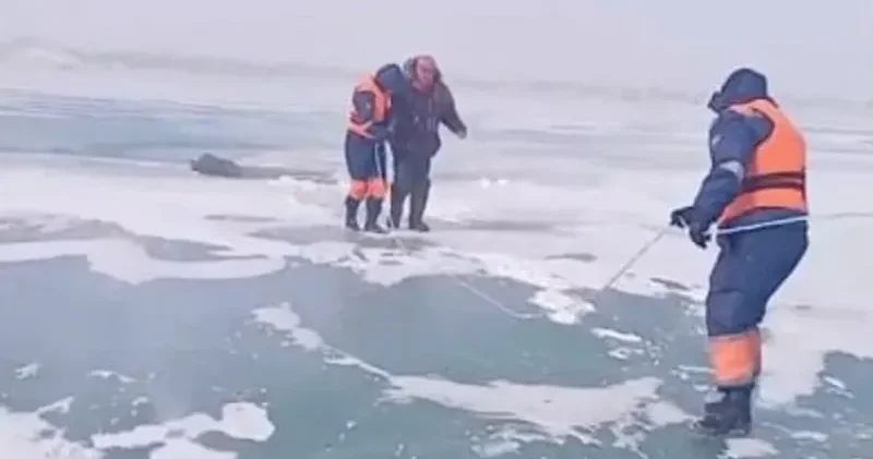 Қапшағай су қоймасында мұз жарылып, балықшы суға түсіп кетті