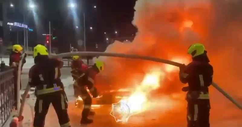 Легковой автомобиль загорелся на Кургальджинской трассе в Астане
