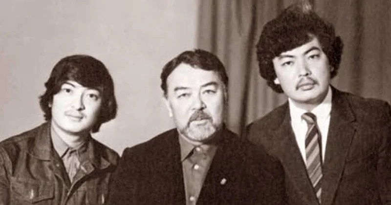 Жүрегімді жұлып әкетіп, жастанып жүр ме екенсіңдер? Асанәлі Әшімов