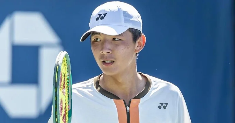 Звездный казахстанский юниор с разгромной победы стартовал на Australian Open