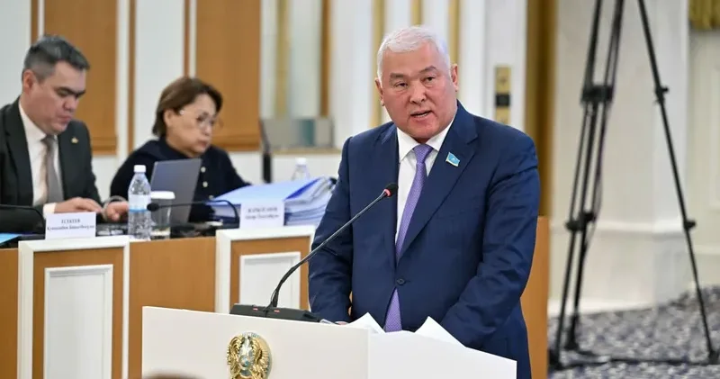 Әбенов: Конституциялық реформаның маңызды бағыты шығармашылық еркіндік, сөз бостандығы болуы тиіс